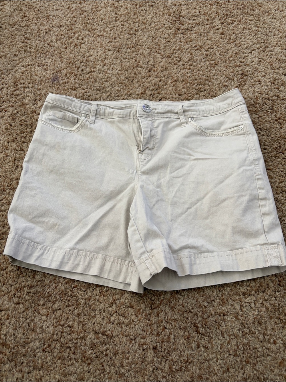 Light Cream Women’s Casual Shorts